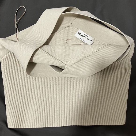 Aritzia Sculpt Knit Criss Cross Cropped Tank in Matte Pearl Size S - Picture 4 of 5